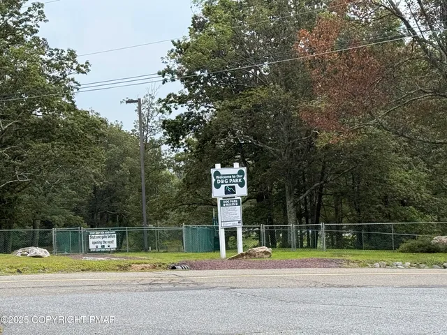 a view of a tennis court