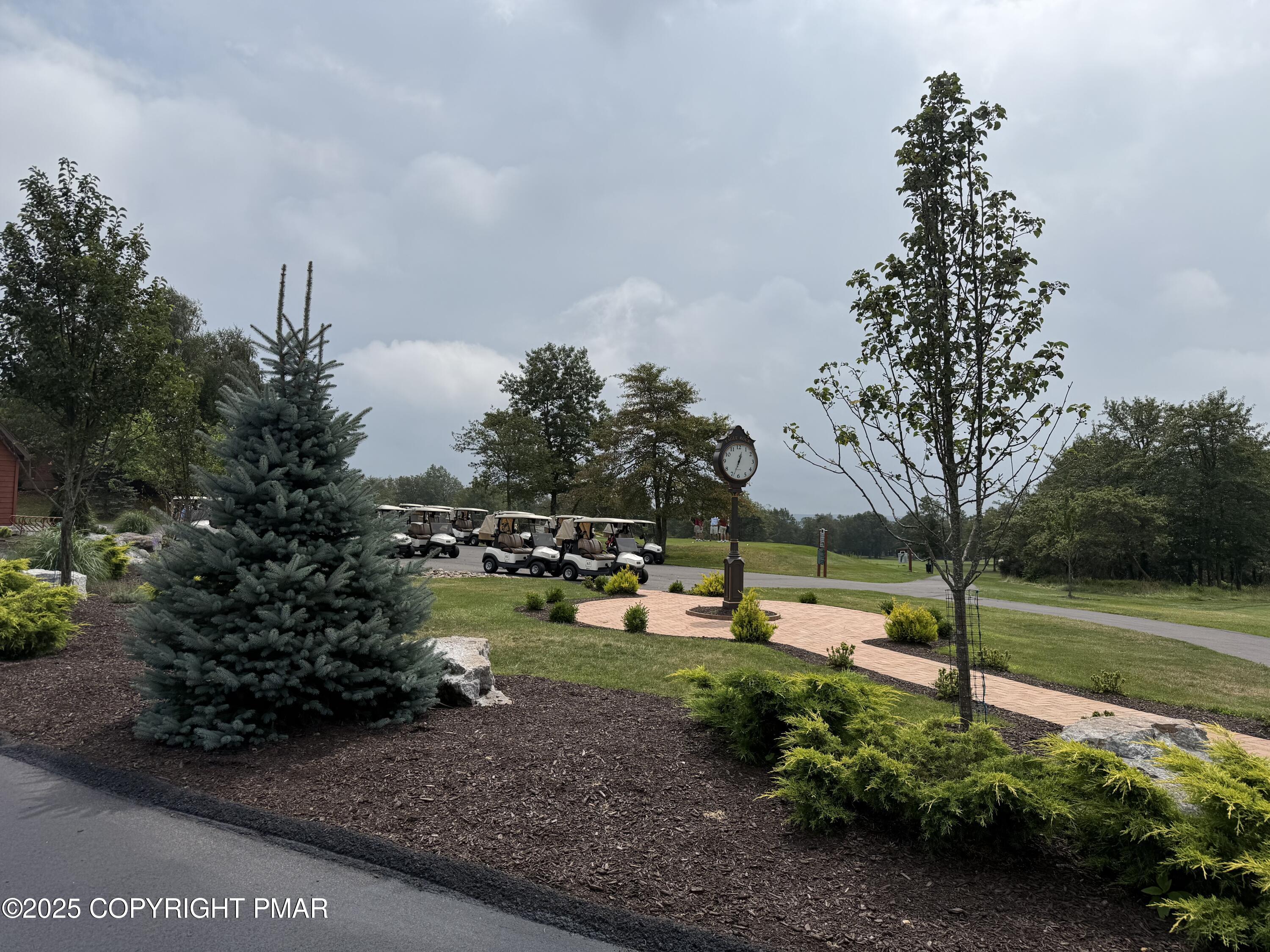 255 R Laurel Valley Drive Sugarloaf, PA 18249 - Photo 10 of 16 IMG_6543