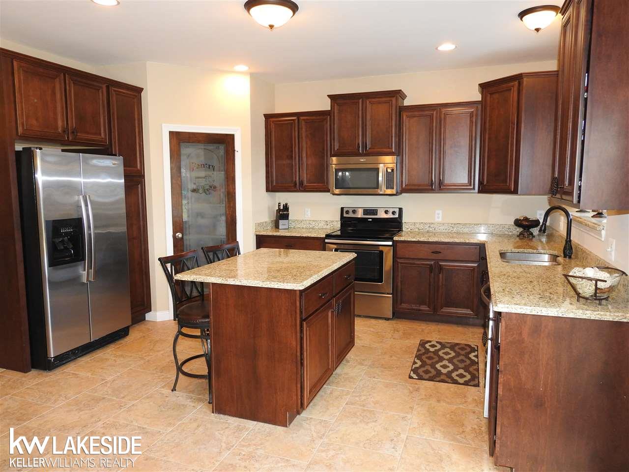 22494 Brantingham Road Macomb, MI 48044 - Photo 14 of 43 31344849-13.JPG