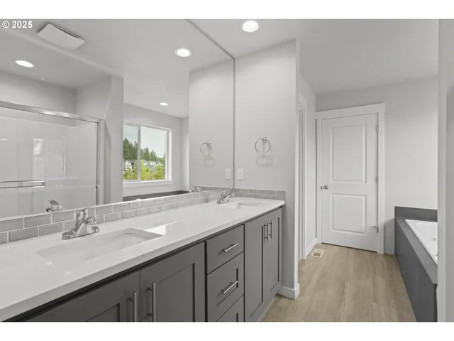 $674,960 | 17240 Southwest Wapato Is Drive, Sherwood, OR 97140