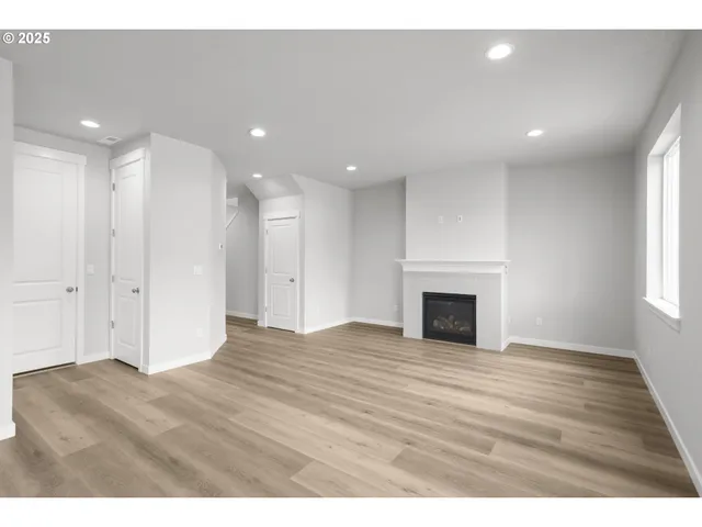 $674,960 | 17240 Southwest Wapato Is Drive, Sherwood, OR 97140