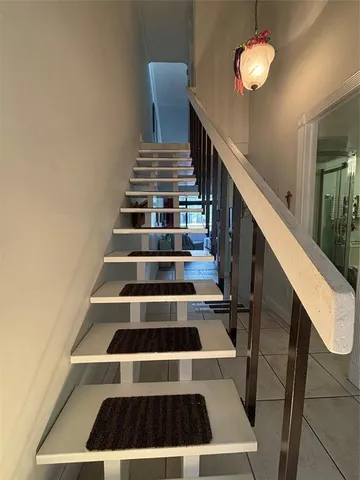 a view of entryway and hall