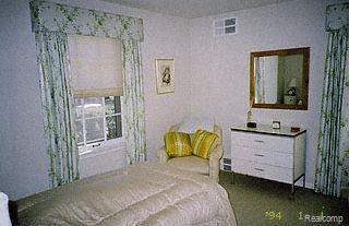 33 Fisher Road Grosse Pointe, MI 48230 - Photo 10 of 11 Bedroom 2