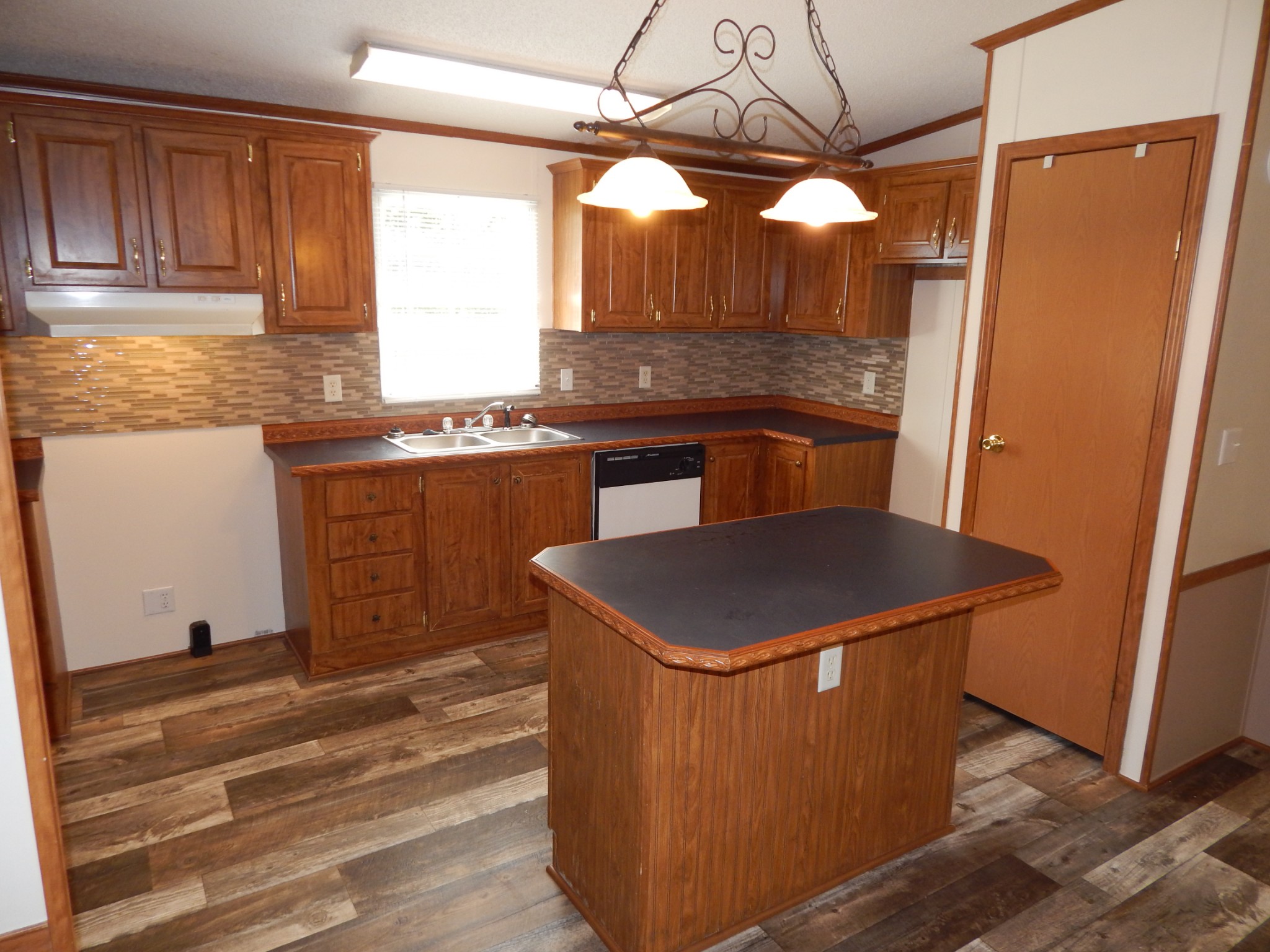7034 Topsy Road Waynesboro, TN 38485 - Photo 9 of 44 Gallery Image 9