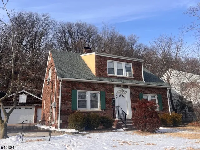 $2,250 | 628 Valley Road, Clifton, NJ 07013