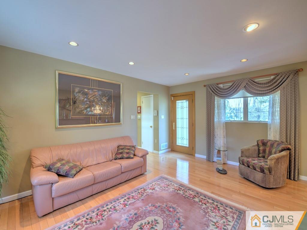 29 Overhill Road East Brunswick, NJ 08816 - Photo 14 of 25 Gallery Image 14
