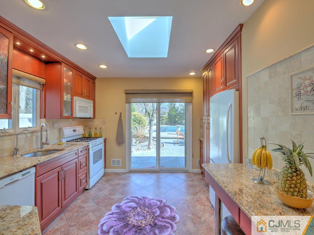 29 Overhill Road East Brunswick, NJ 08816 - Photo 21 of 25 Gallery Image 21