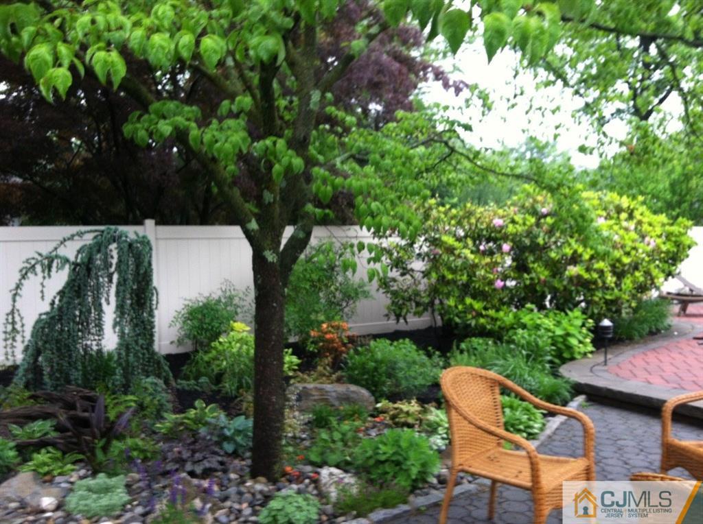 29 Overhill Road East Brunswick, NJ 08816 - Photo 4 of 25 Gallery Image 4