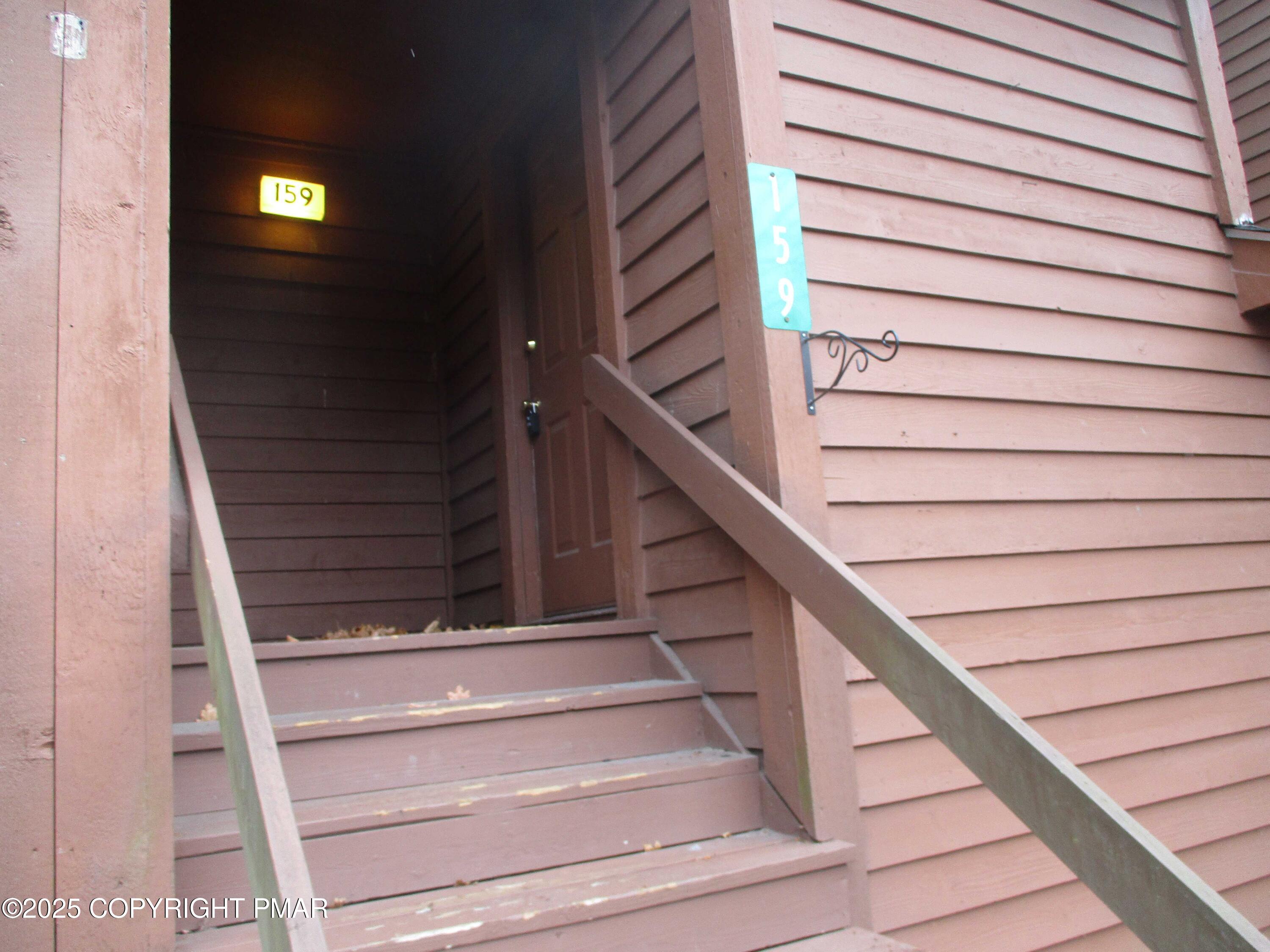 159 Stream Court Bushkill, PA 18324 - Photo 4 of 26 entrance