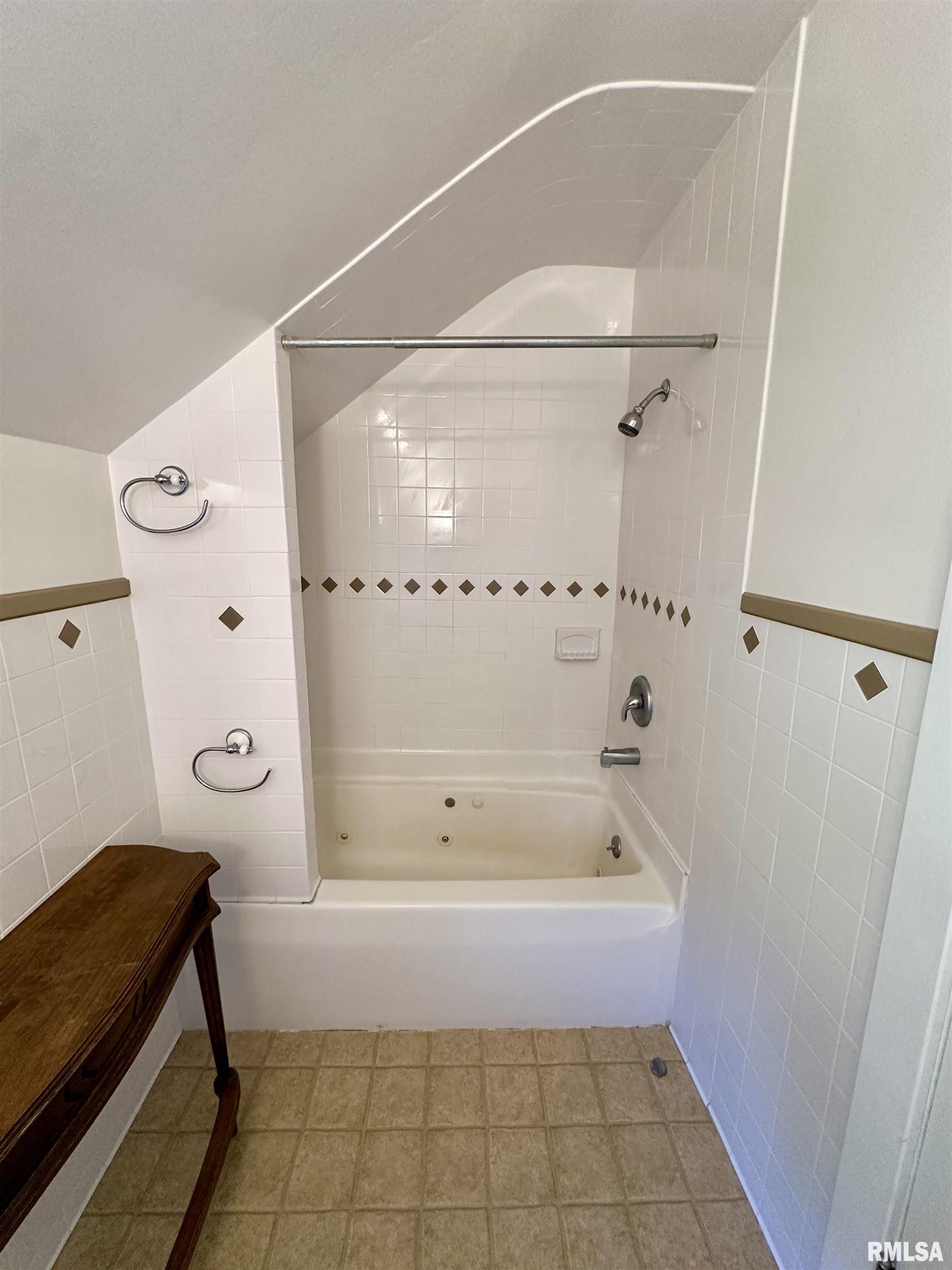 2100 Mound Road Jacksonville, IL 62650 - Photo 65 of 89 Gallery Image 65