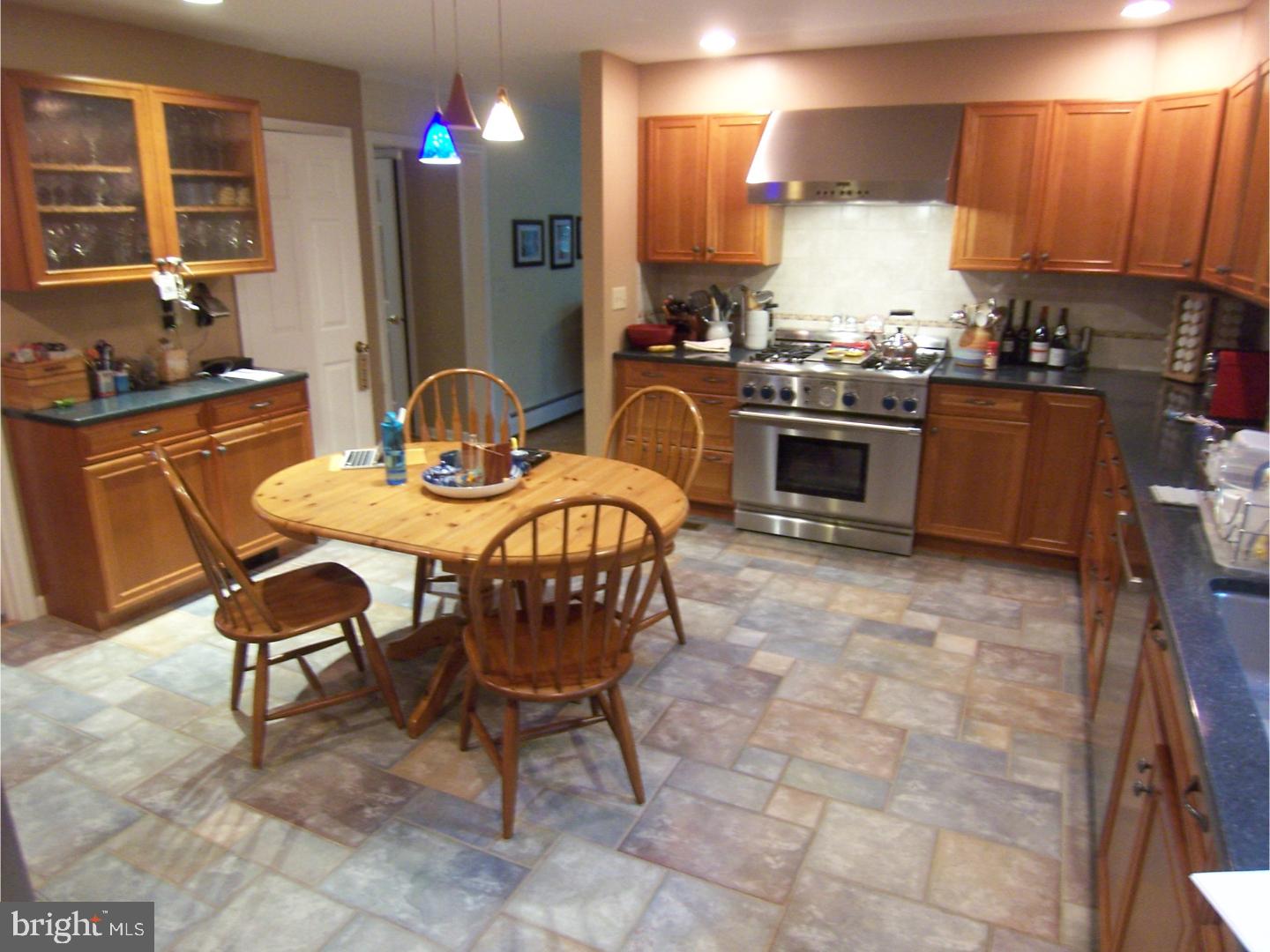 109 Weldon Way Pennington, NJ 08534 - Photo 6 of 23