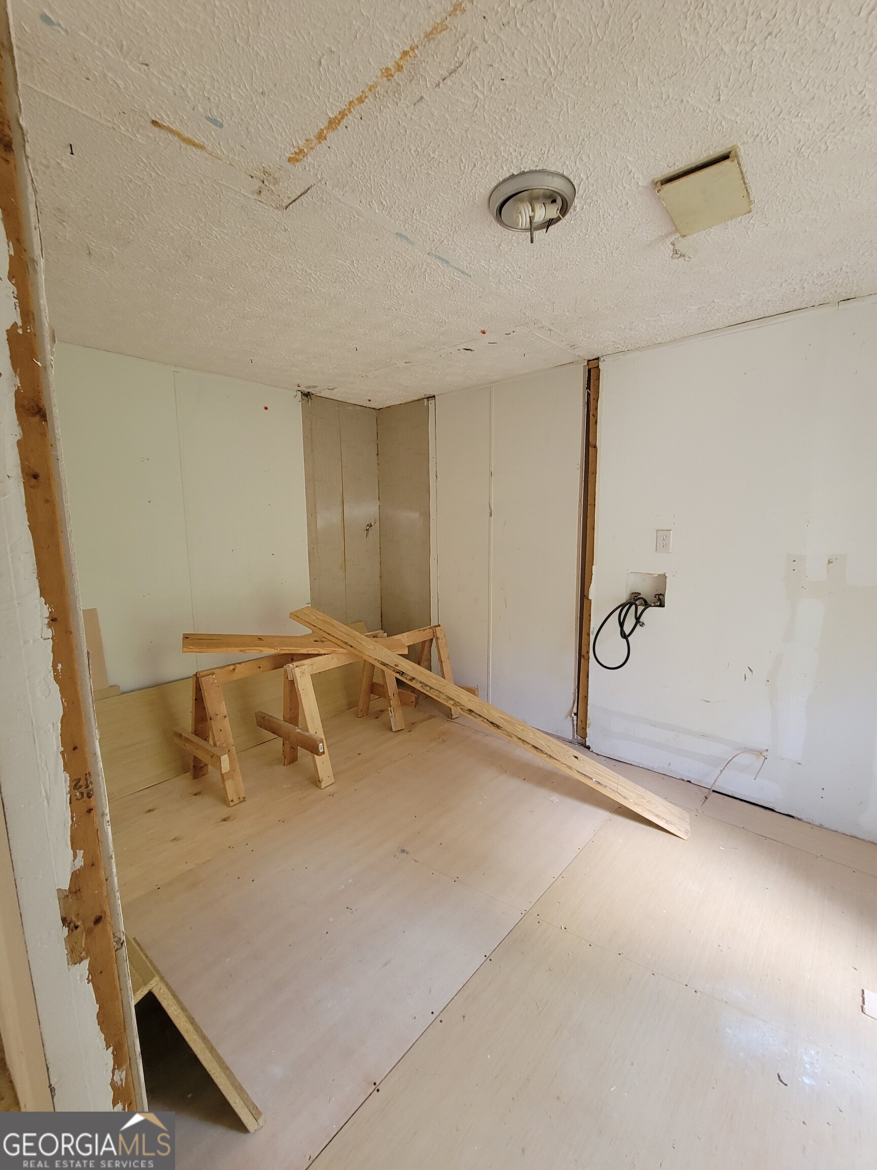 11358 Zebina Road Louisville, GA 30434 - Photo 21 of 22 a view of a room with an empty space