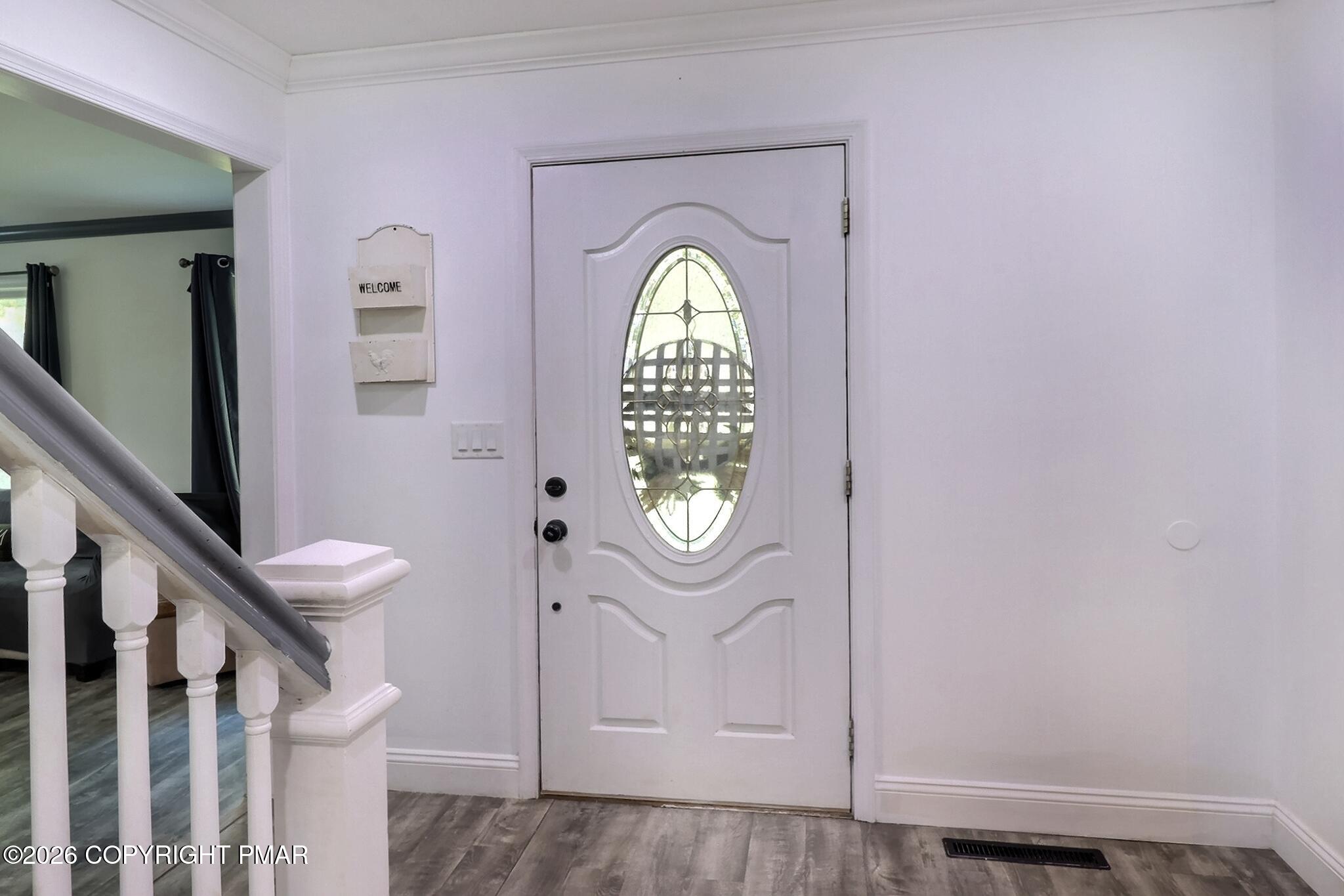 1526 Slope Road East Stroudsburg, PA 18302 - Photo 23 of 42 Foyer