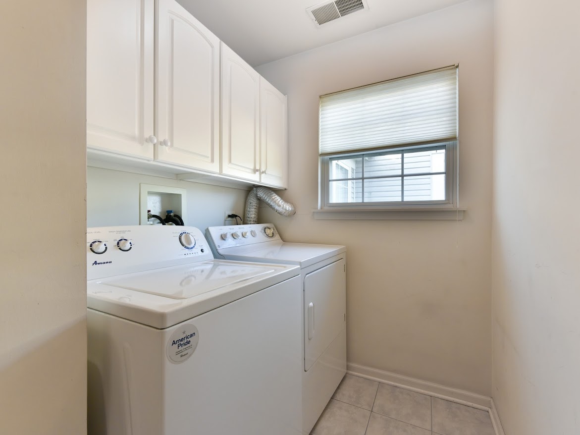 3110 Crystal Rock Road Naperville, IL 60564 - Photo 13 of 27 a utility room with dryer and washer