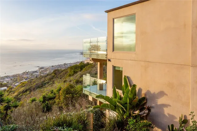 $8,450 | 805 Katella Street, Laguna Beach, CA 92651