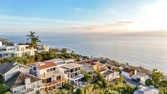 $8,450 | 805 Katella Street, Laguna Beach, CA 92651
