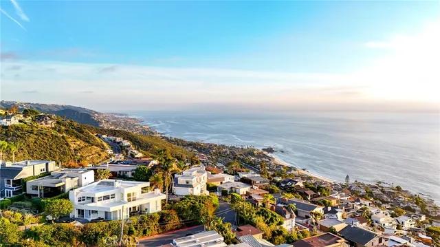 $8,450 | 805 Katella Street, Laguna Beach, CA 92651