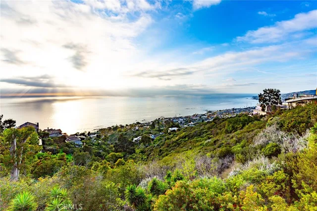 $8,450 | 805 Katella Street, Laguna Beach, CA 92651