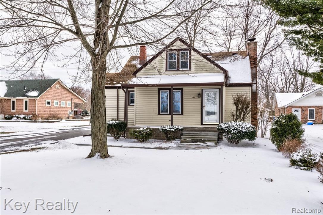 2911 North Custer Road Monroe, MI 48162 - Photo 22 of 28 2911 North Custer-114HDR_2048px.jpg