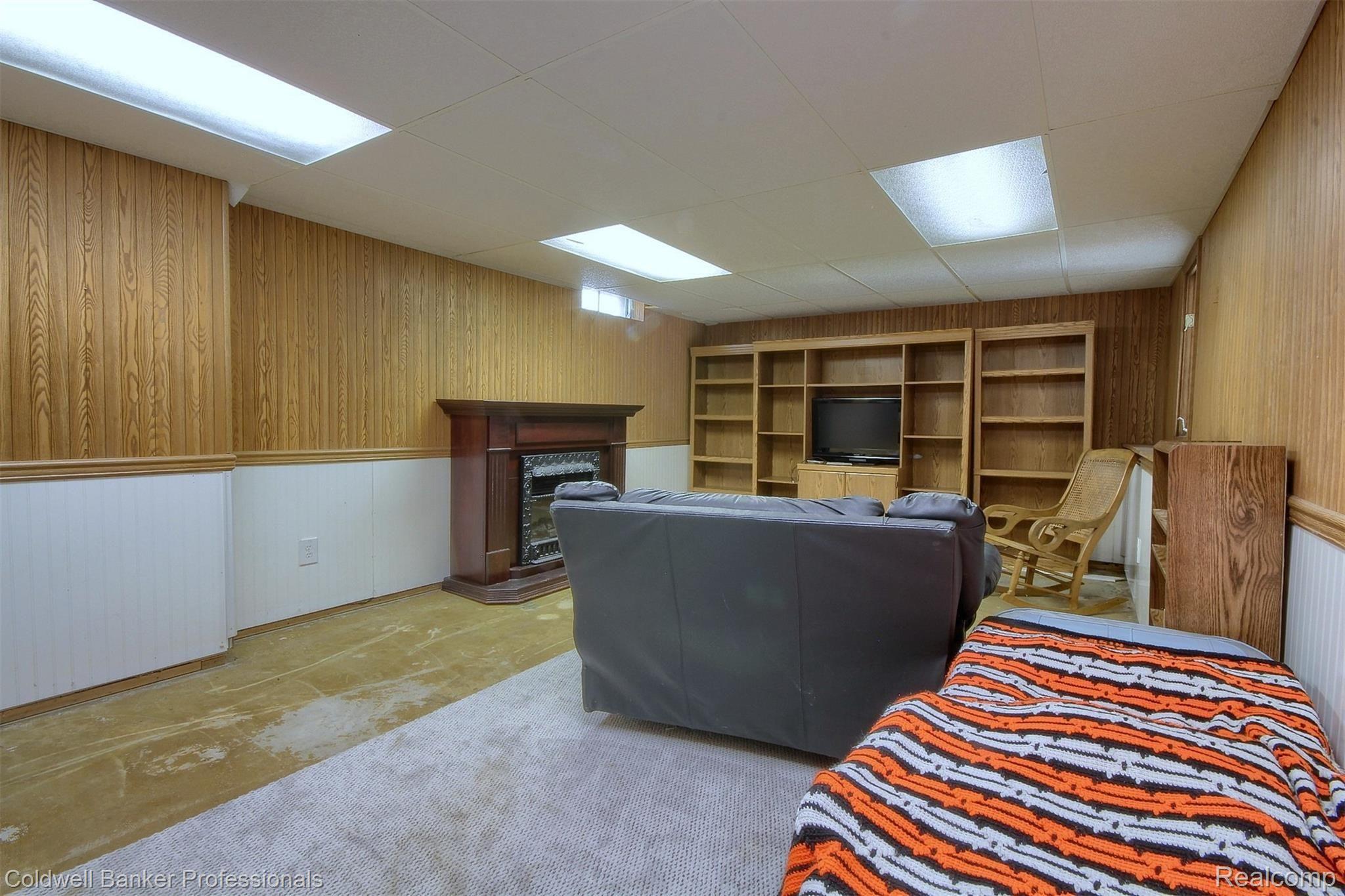 18875 Sumpter Road Belleville, MI 48111 - Photo 19 of 29 21-Finished Lower Level.jpg