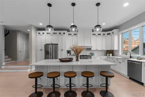 $899,000 | 4731 Westminster Place, St. Louis, MO 63108