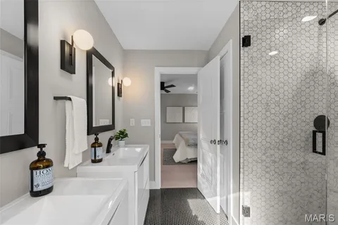 $899,000 | 4731 Westminster Place, St. Louis, MO 63108