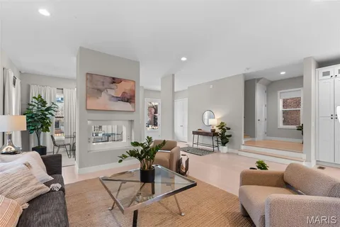 $899,000 | 4731 Westminster Place, St. Louis, MO 63108