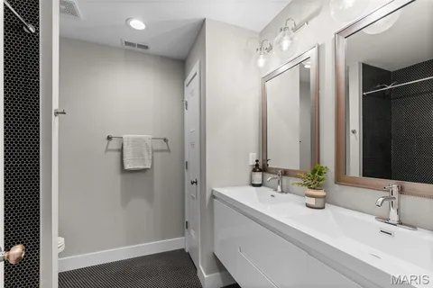 $899,000 | 4731 Westminster Place, St. Louis, MO 63108