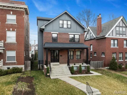 $899,000 | 4731 Westminster Place, St. Louis, MO 63108