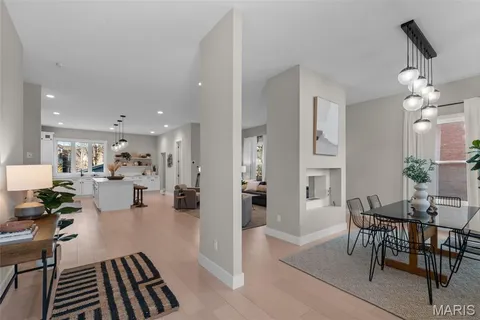 $899,000 | 4731 Westminster Place, St. Louis, MO 63108