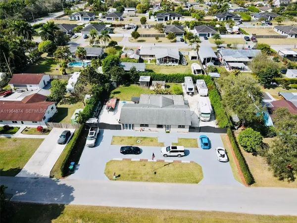 $635,000 | 32240 Southwest 199th Avenue, Homestead, FL 33030