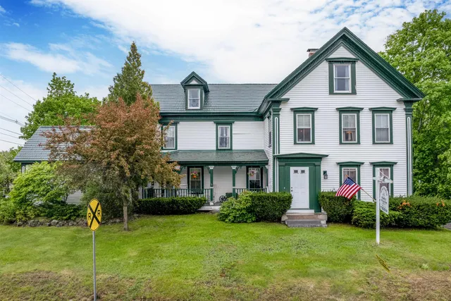 $999,000 | 131 Meadow Street, Wakefield, NH 03872