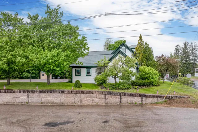 $999,000 | 131 Meadow Street, Wakefield, NH 03872
