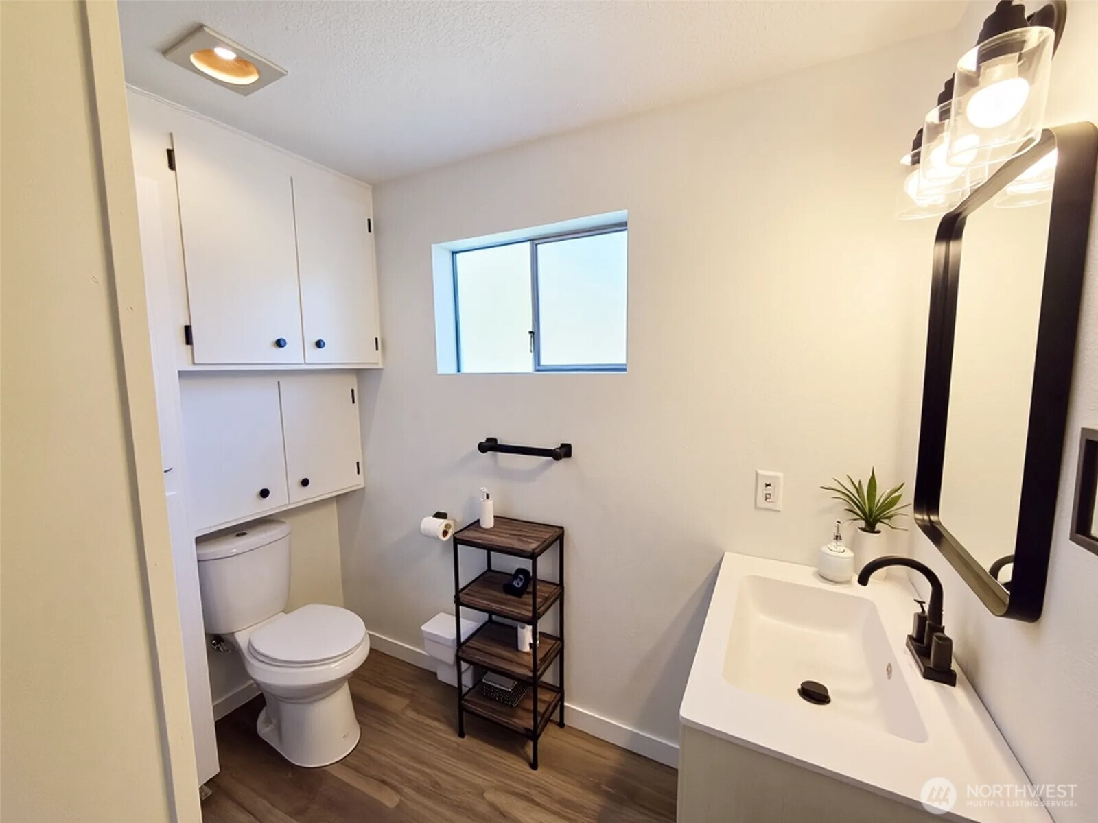 4092 Ginnett Road Anacortes, WA 98221 - Photo 11 of 16 Gallery Image 11