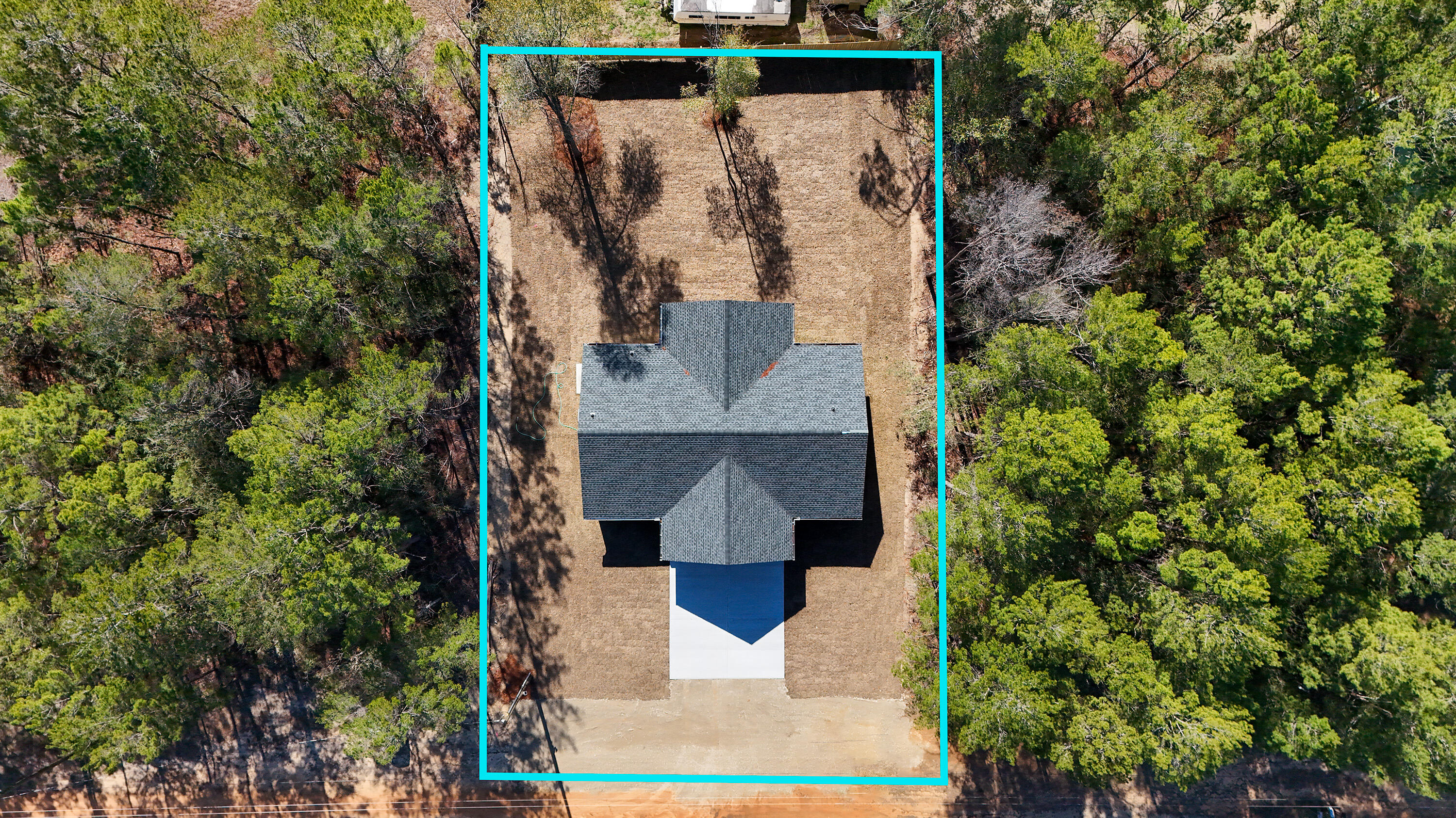 565 East Violet Lane DeFuniak Springs, FL 32433 - Photo 32 of 32 DJI_20260126111151_0020_D