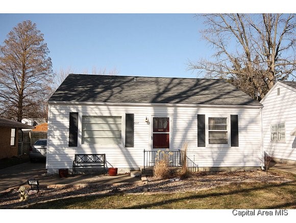 2417 College Street Springfield, IL 62704 - Photo 1 of 23