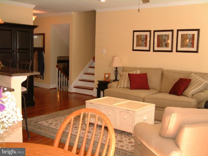6203 Tyner Street Springfield, VA 22152 - Photo 25 of 30 Living Room