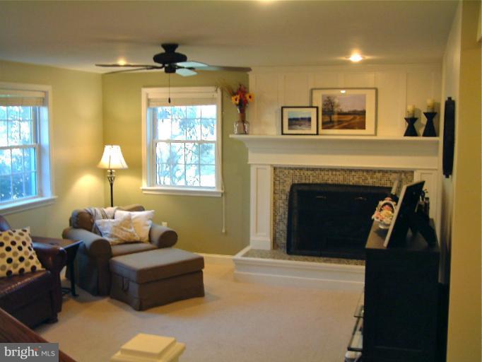 6203 Tyner Street Springfield, VA 22152 - Photo 26 of 30 Family Room