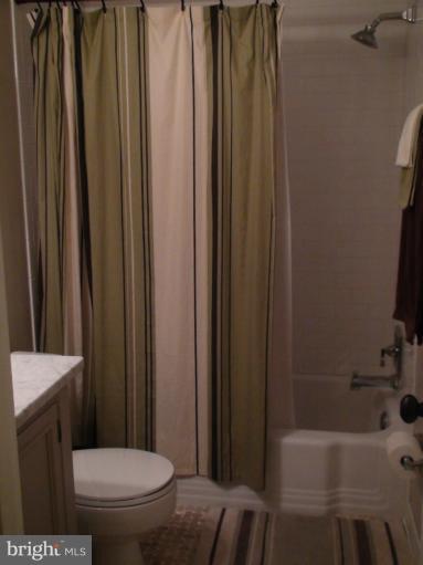 6203 Tyner Street Springfield, VA 22152 - Photo 27 of 30 Bath