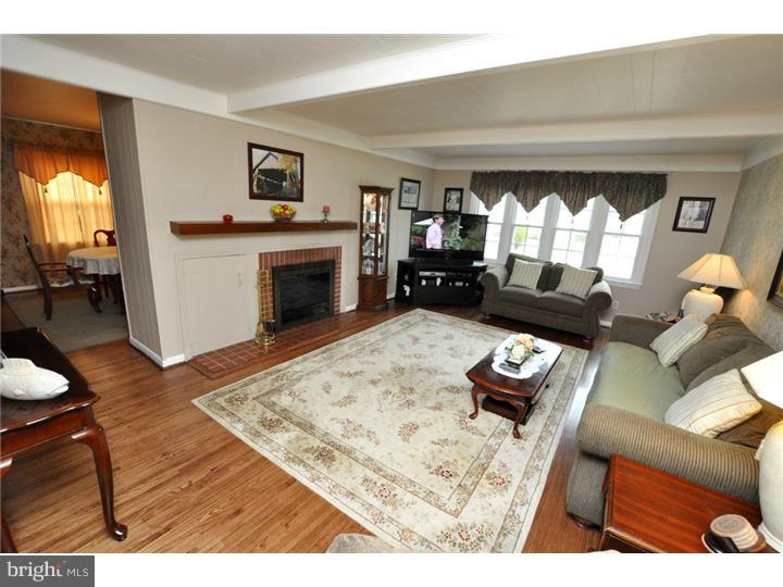 514 Covered Bridge Road Cherry Hill, NJ 08034 - Photo 3 of 18 Living Room
