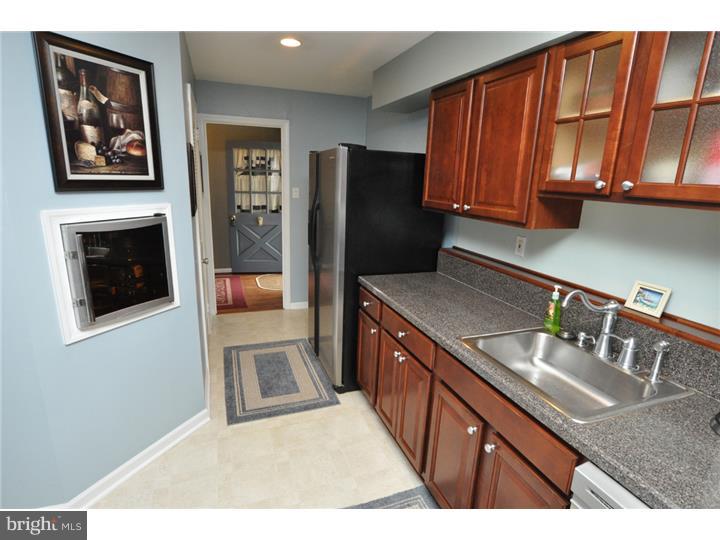 514 Covered Bridge Road Cherry Hill, NJ 08034 - Photo 8 of 18 Kitchen