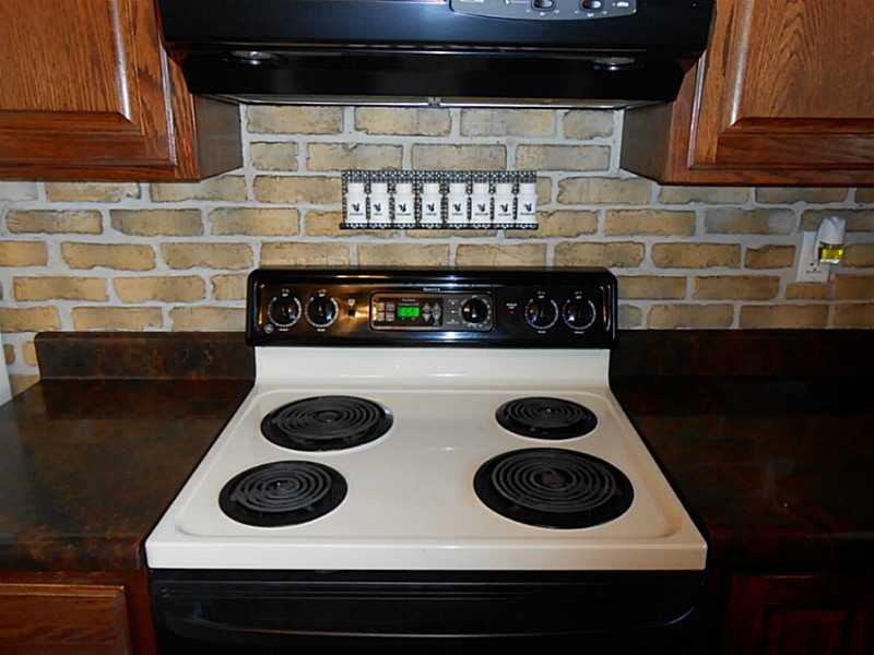 5095 McAnulty Road Baldwin, PA 15236 - Photo 8 of 25 Kitchen.