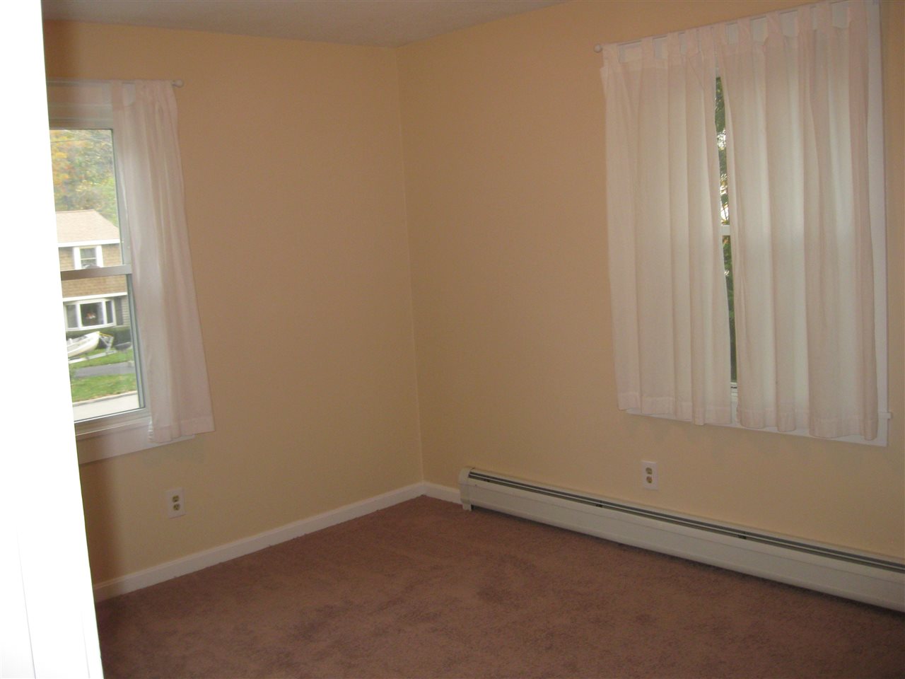18 Yvonne Street Rochester, NH 03867 - Photo 12 of 17