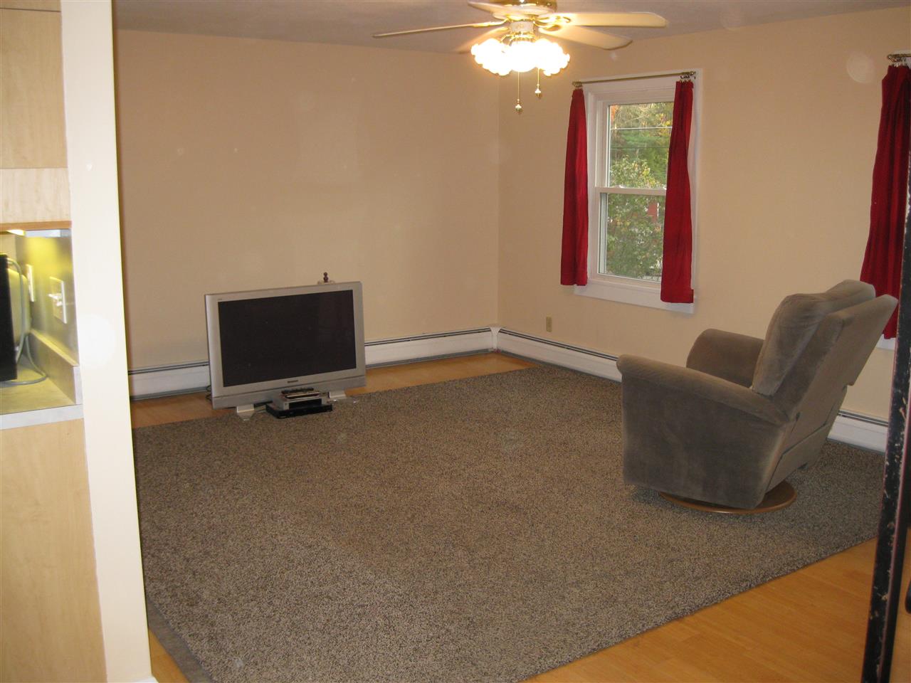 18 Yvonne Street Rochester, NH 03867 - Photo 7 of 17