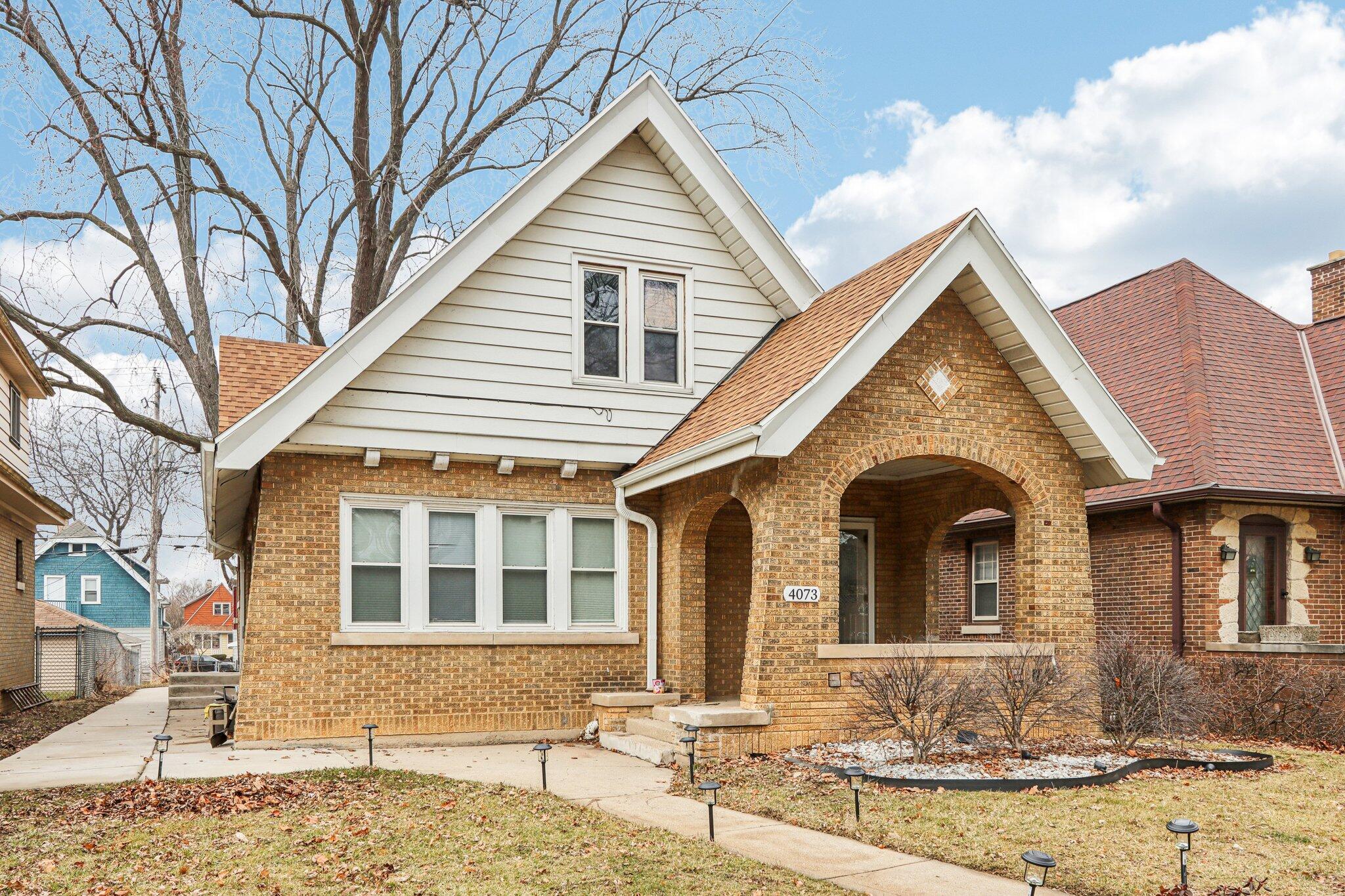 4073 North 16th Street Milwaukee, WI 53209 - Photo 1 of 25 3-web-or-mls-N 16th St-S1802-003