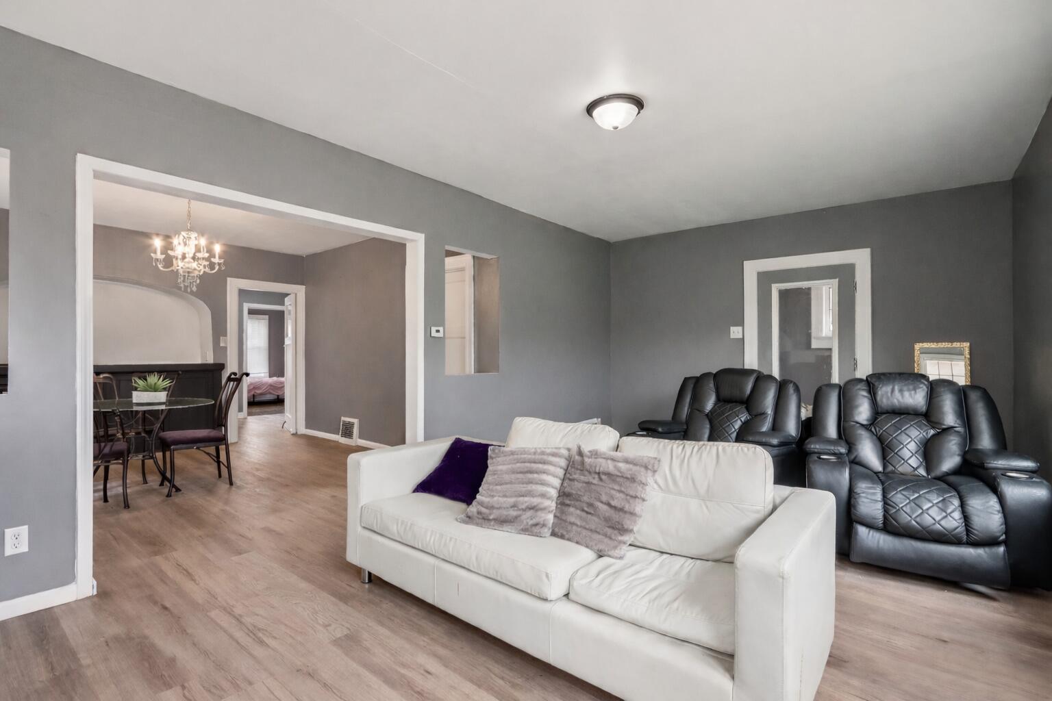 4073 North 16th Street Milwaukee, WI 53209 - Photo 5 of 25 Modern living with dining elegance