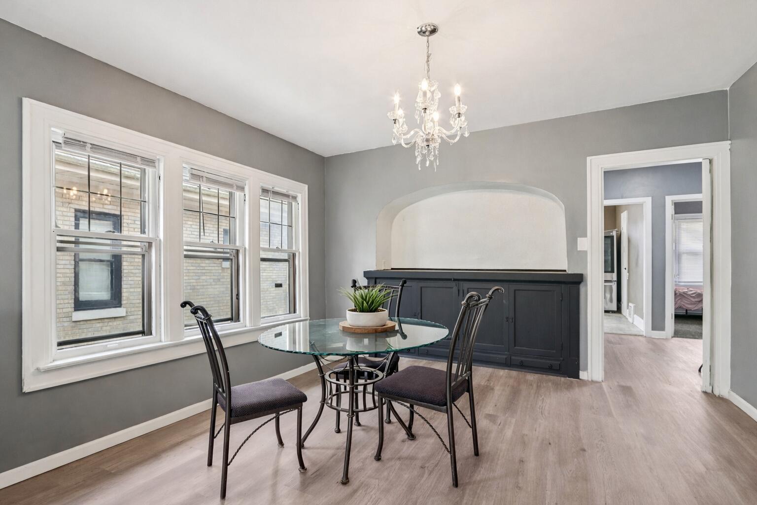 4073 North 16th Street Milwaukee, WI 53209 - Photo 7 of 25 Bright dining room with modern decor