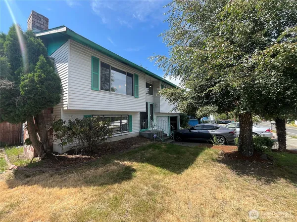 $2,800 | 23327 116th Avenue Southeast, Kent, WA 98031