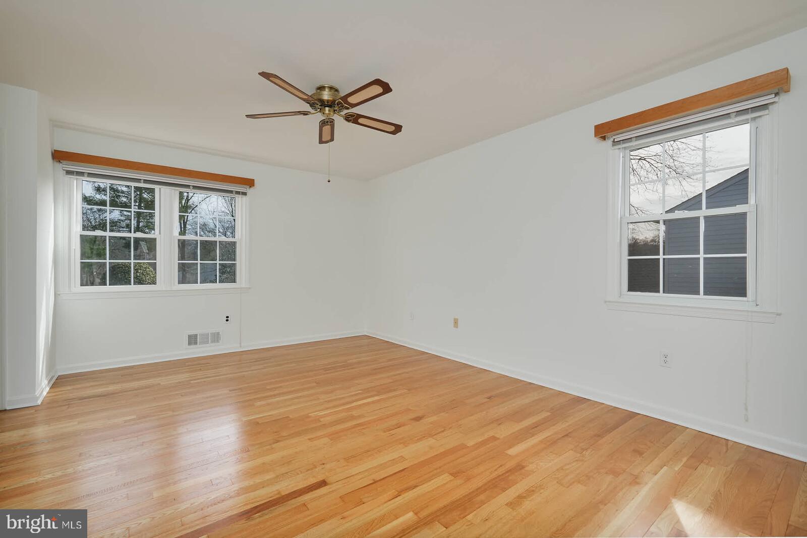 12517 Kuhl Road Silver Spring, MD 20902 - Photo 18 of 55 Owner's bedroom