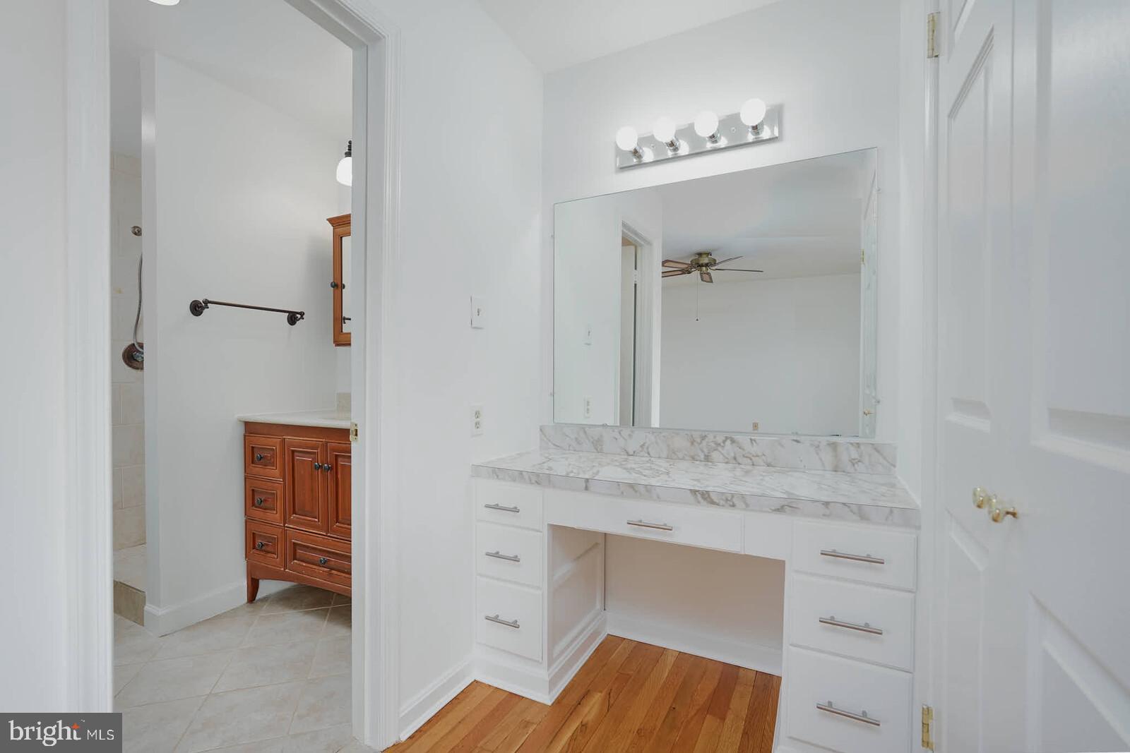 12517 Kuhl Road Silver Spring, MD 20902 - Photo 20 of 55 Owners' dressing area